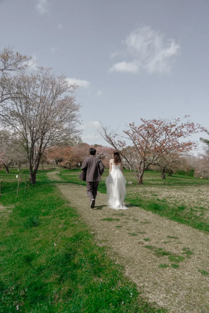 宮城県／桜／洋装／フォトウェディングの撮影（2枚目）