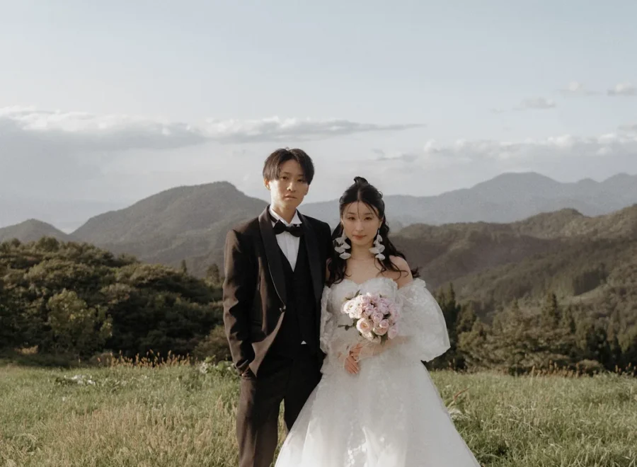 山形｜山並みを望む高原で撮る夏のフォトウェディング