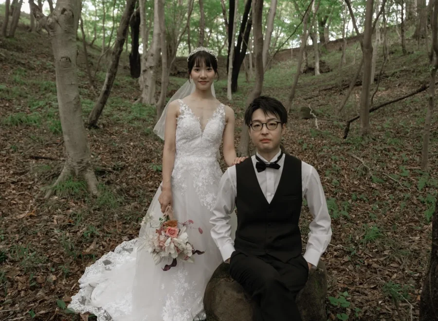 宮城｜林とコンクリートの壁で撮る春のフォトウェディング